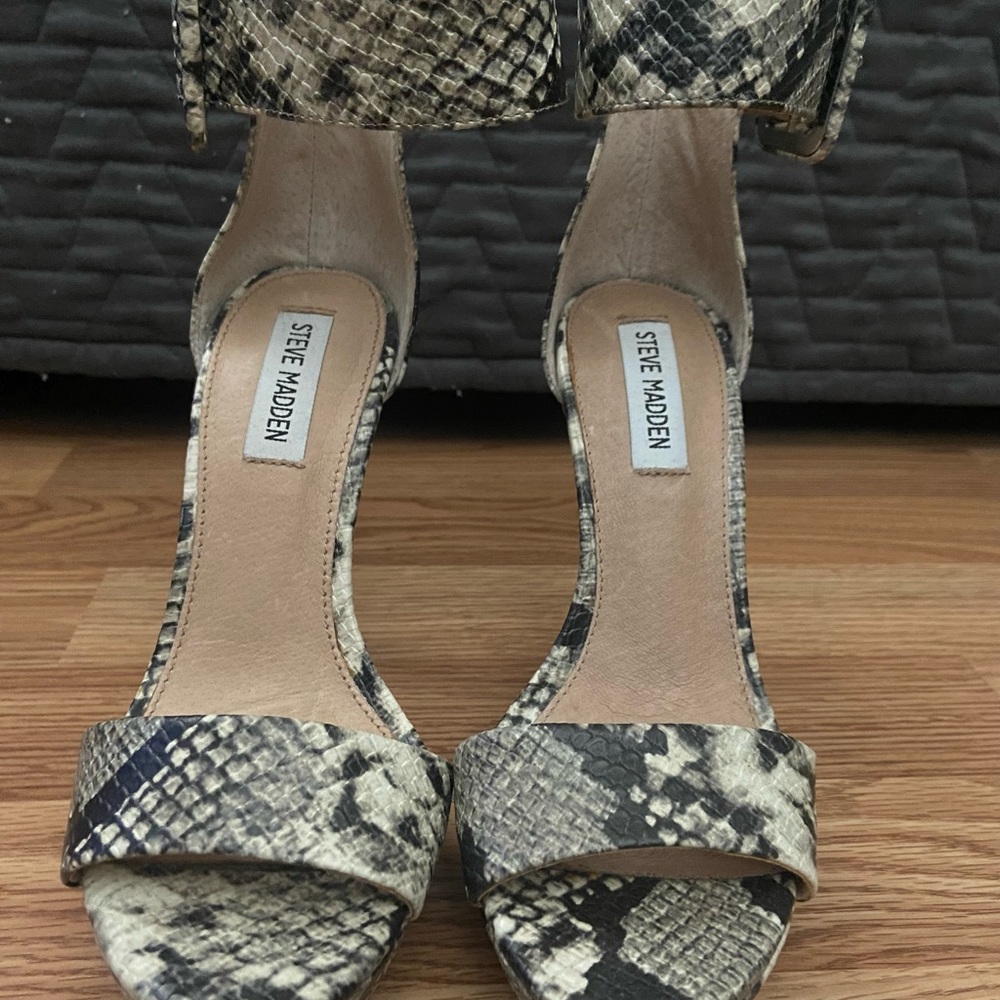 Steve Madden Leather Strap Platform Heel